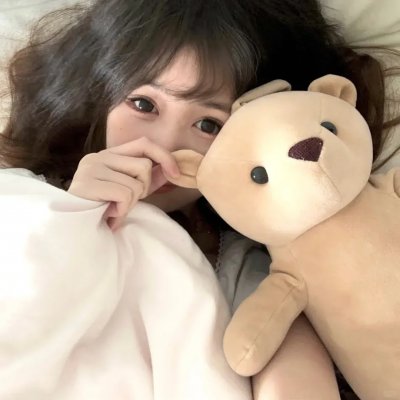 背鸭子的男孩
